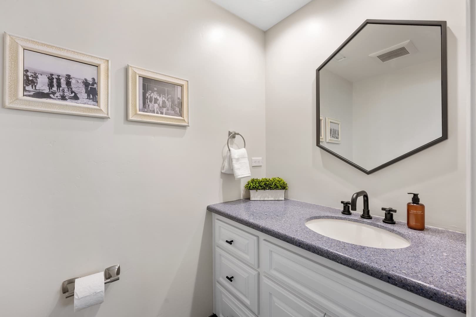 Oceanfront 1 North - Image 28