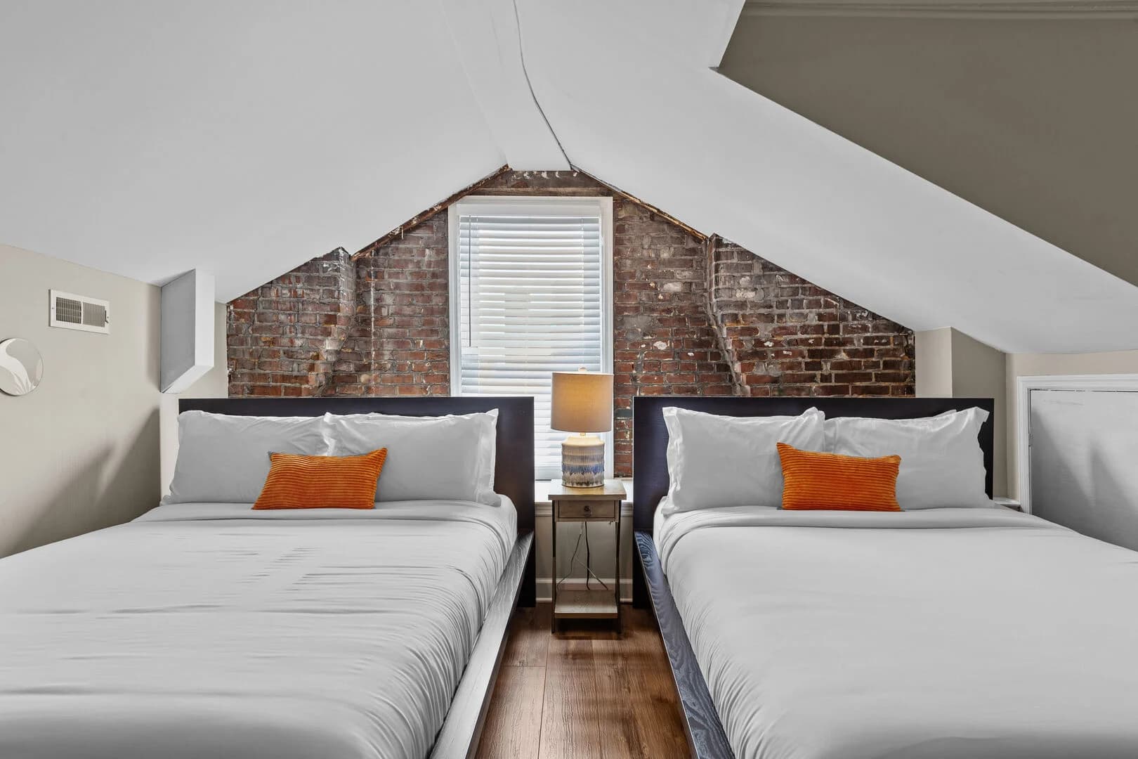 Designer Townhome - Image 23