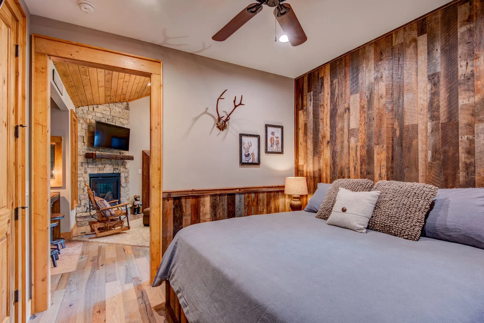 Banner View - Image 27