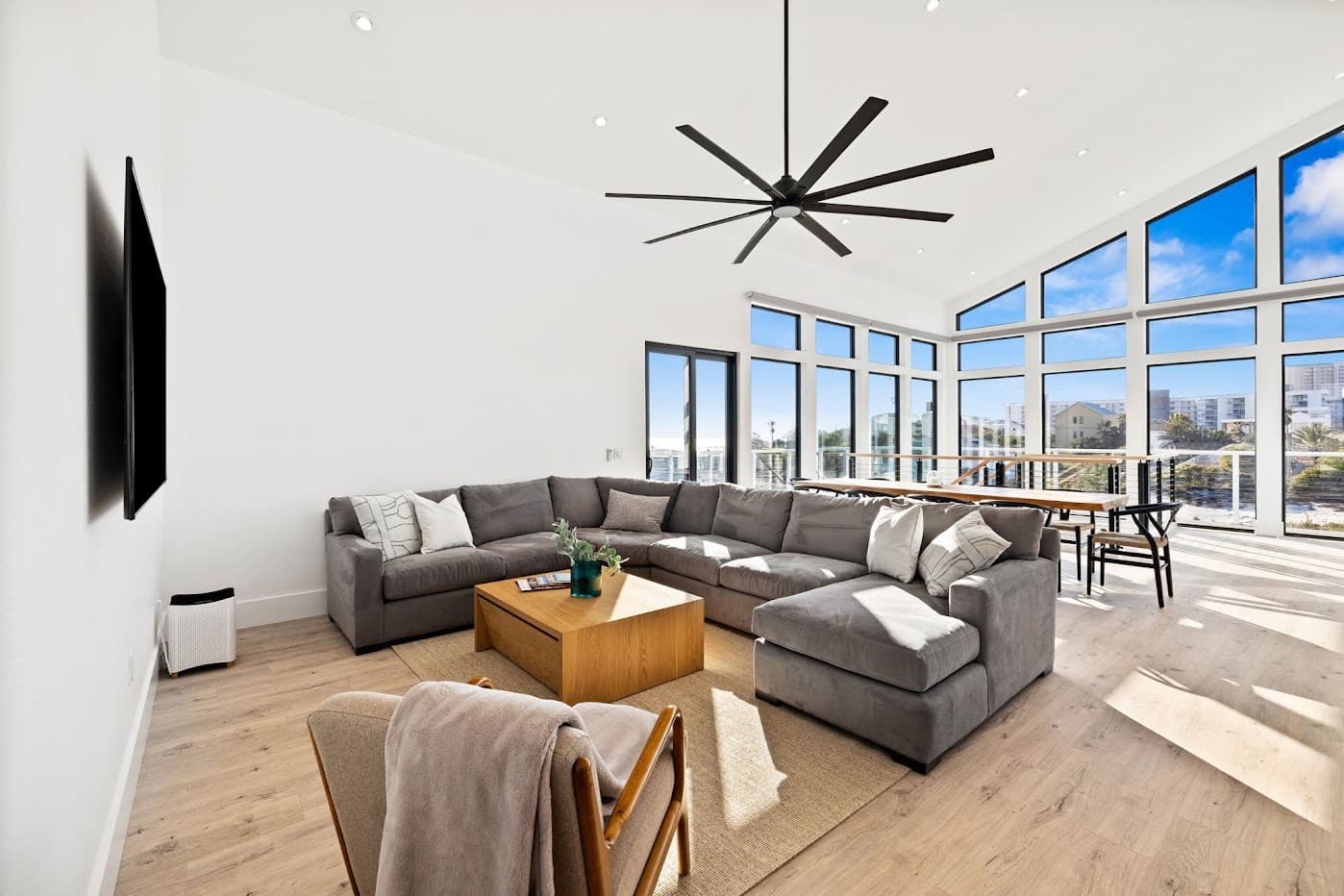 Luxury Beach Vacation - Image 2