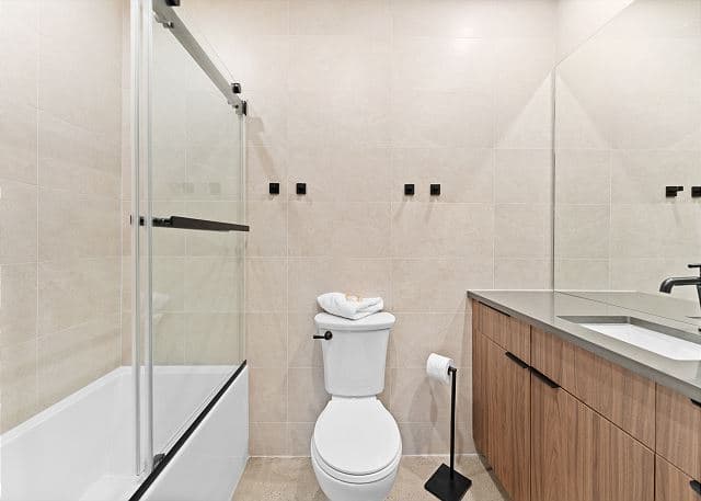 Ina's Way Townhome Unit B - Image 28