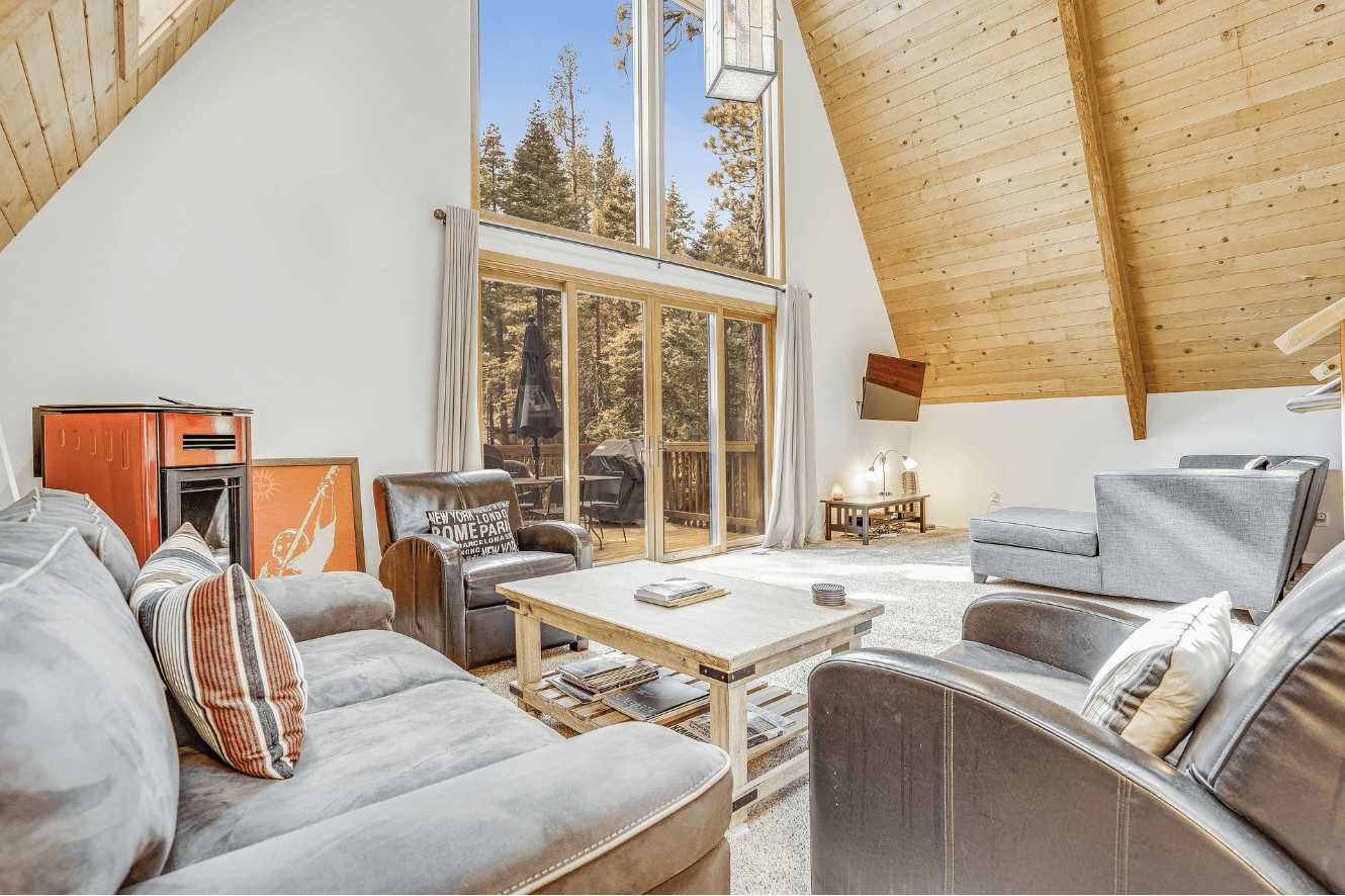 Tamarack Lodge - Image 5