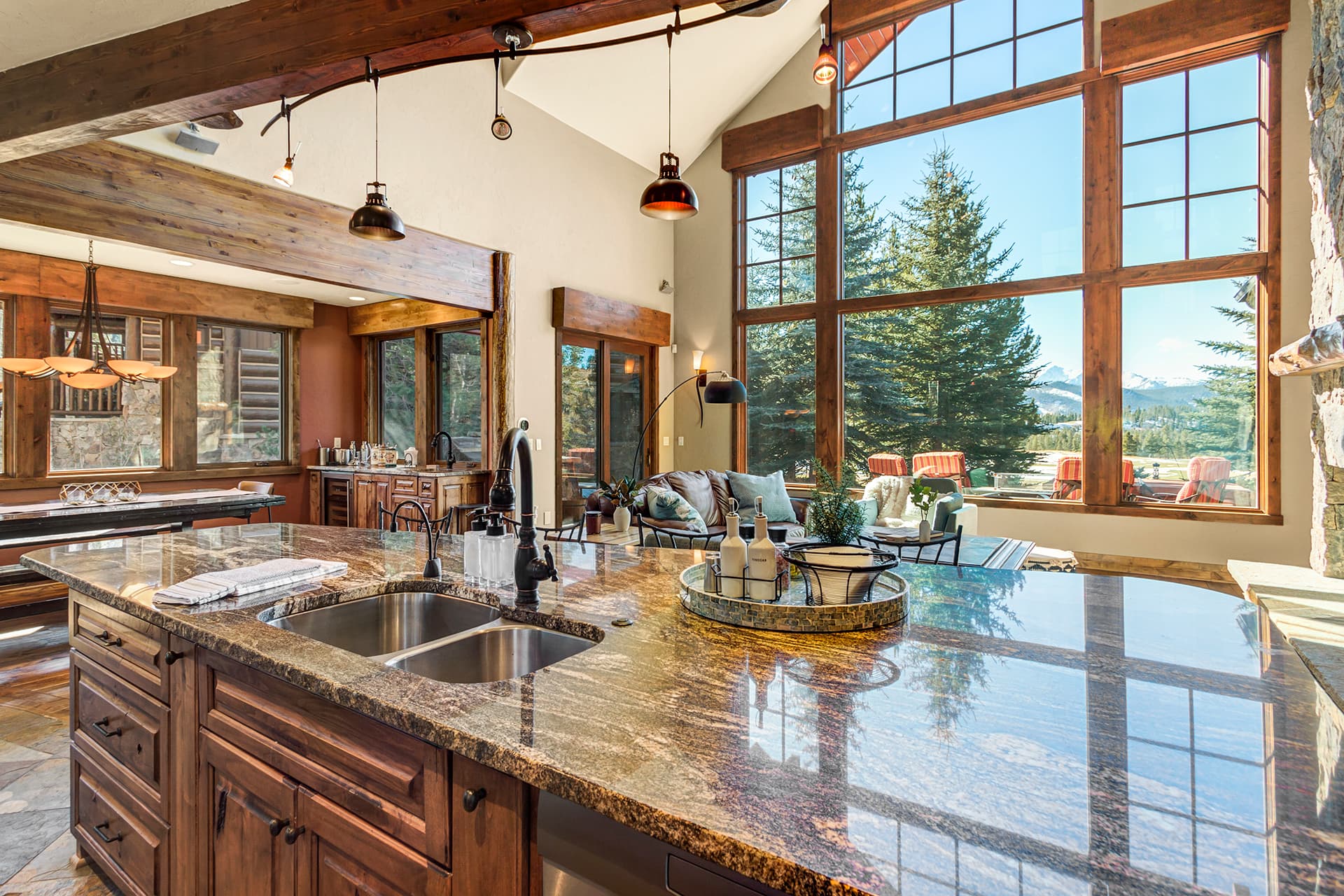 Twin Peaks Lodge - Image 10