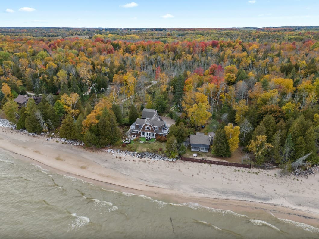 Goettelman's Lake House - Image 81