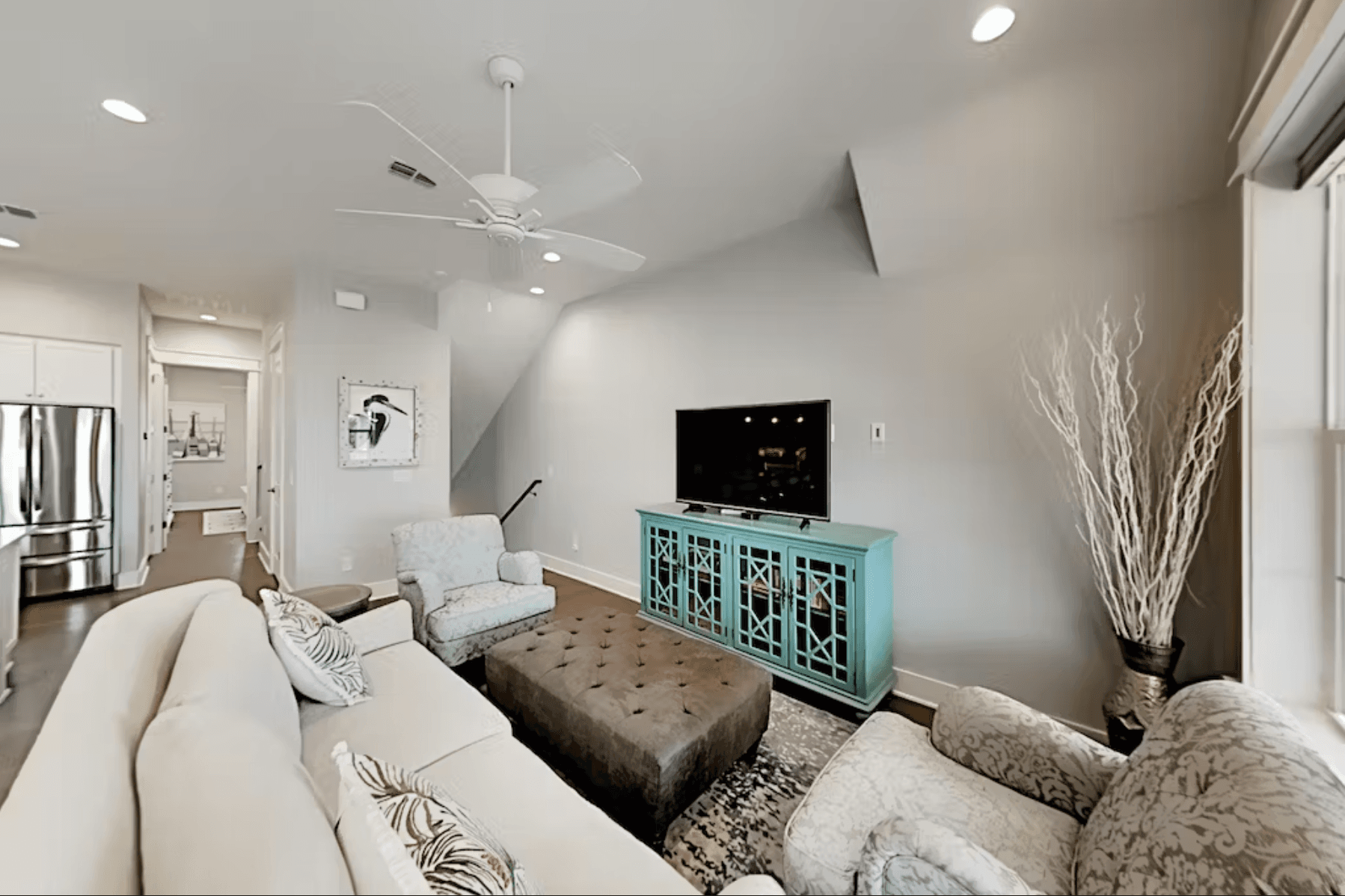 Parrots Cove - Image 2