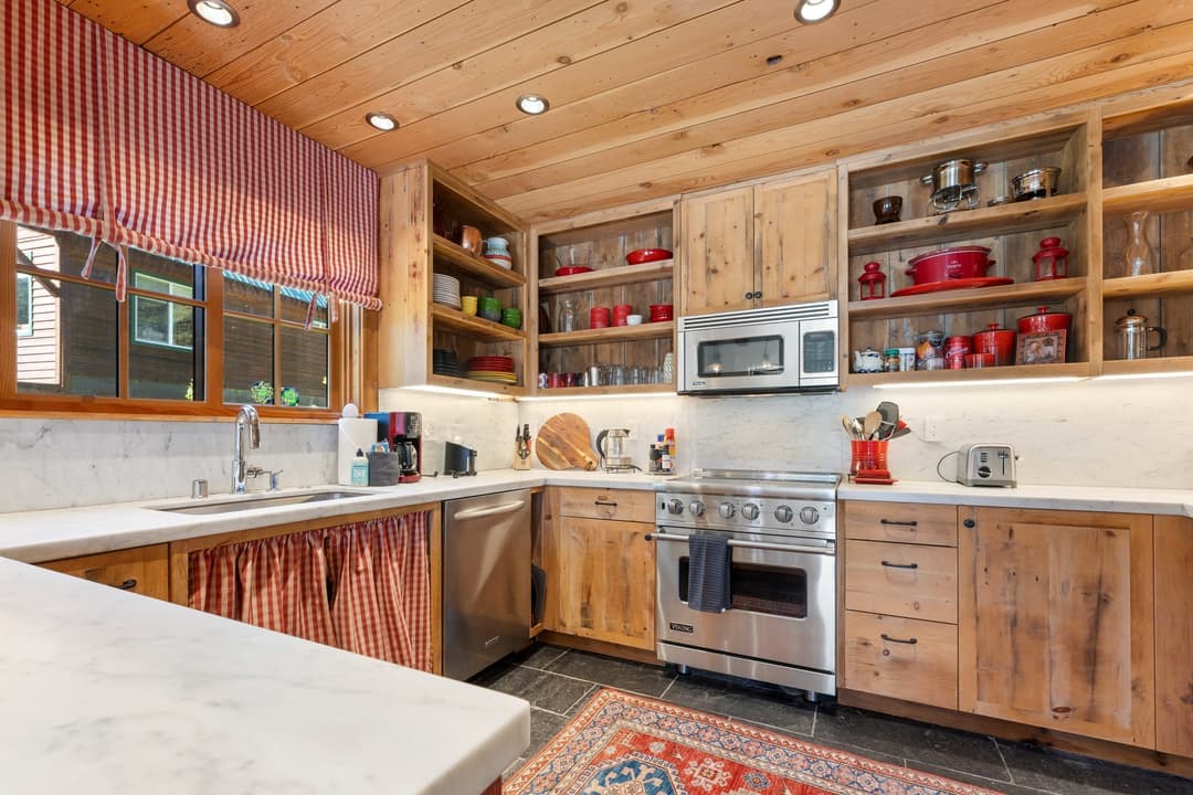 Soda Springs Ski & Lake Retreat - Image 10