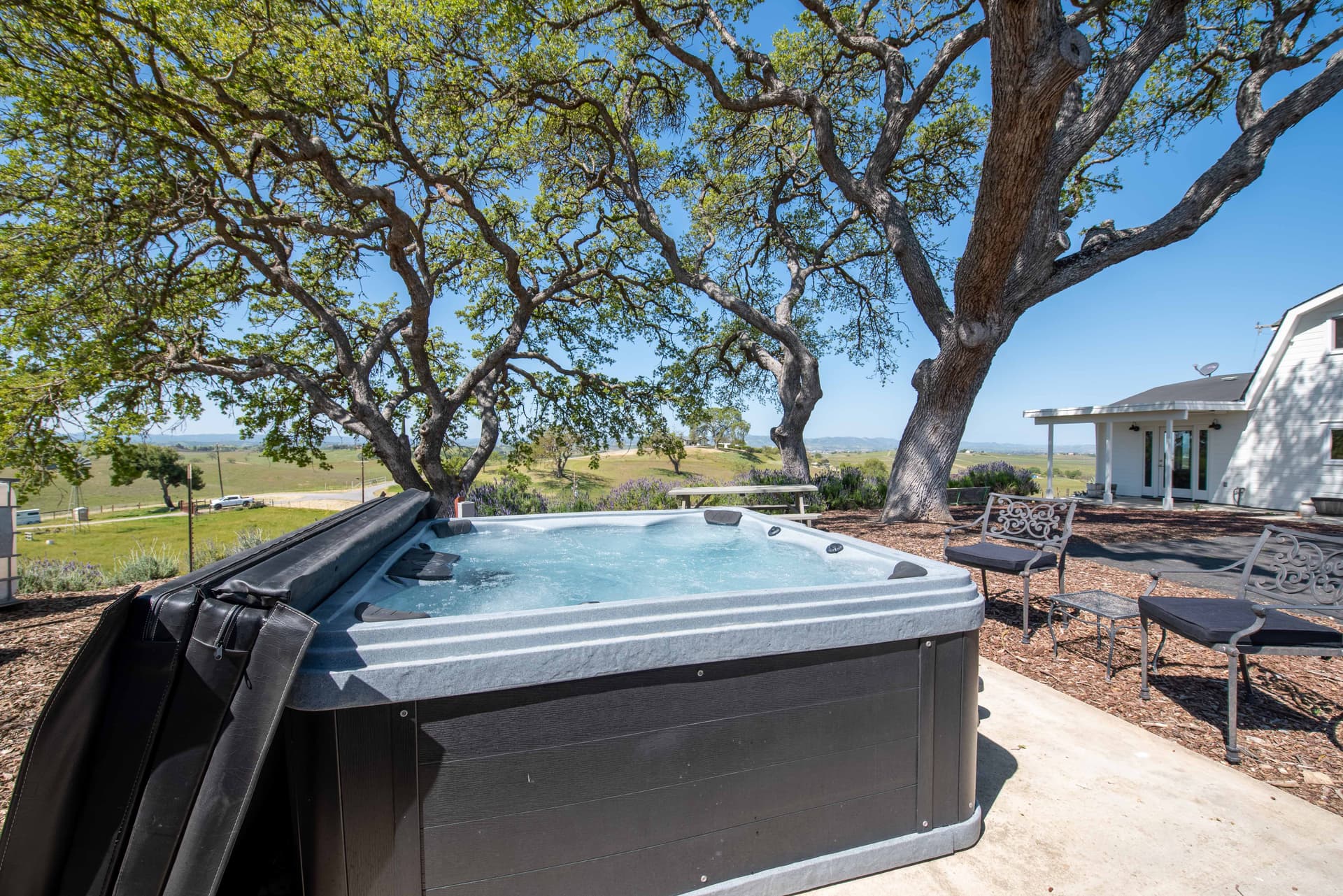 Hidden Acre Vineyard Estate - Image 9