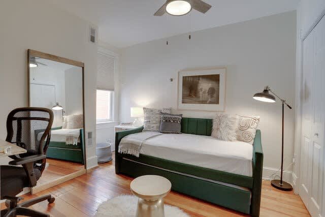 Capitol Comfort - Image 47