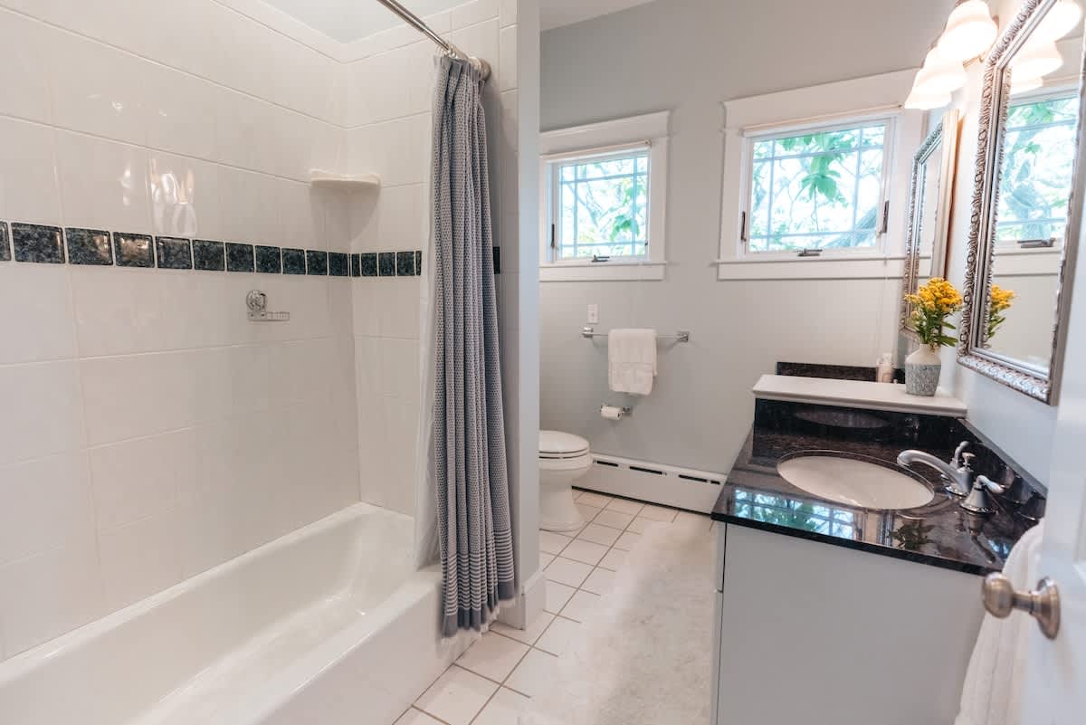 Beach Cottage - Image 29