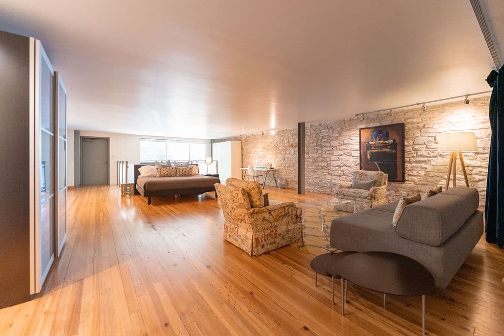 Loft On Congress Home - Image 27