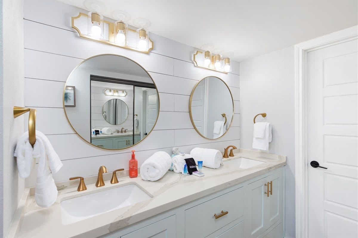 Ocean Vista Towers - Image 12