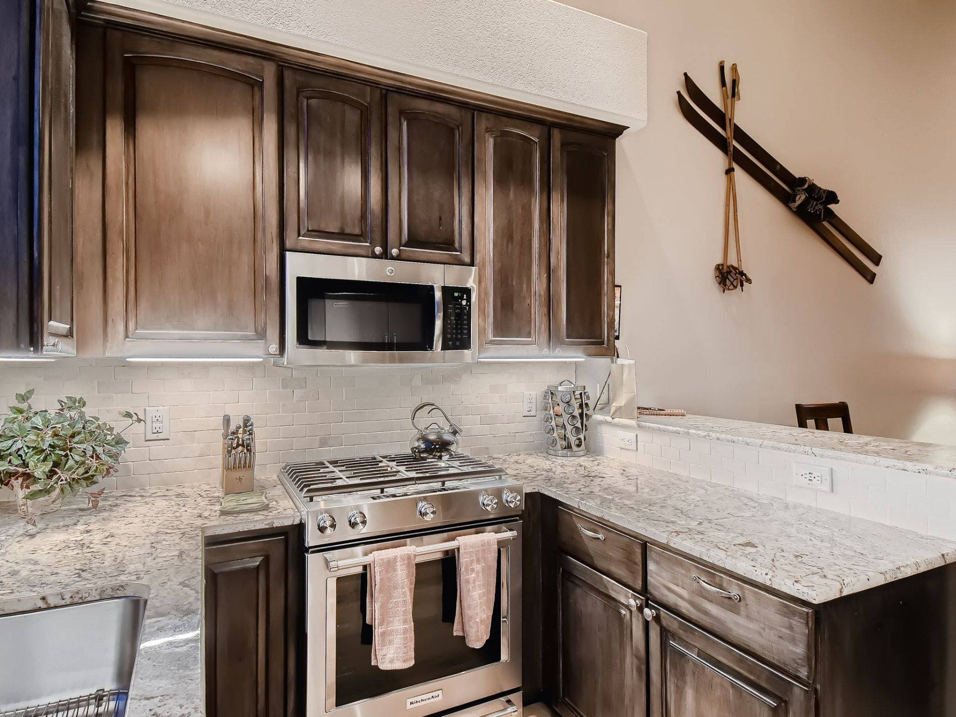 Saddlewood Ski Chalet - Image 9