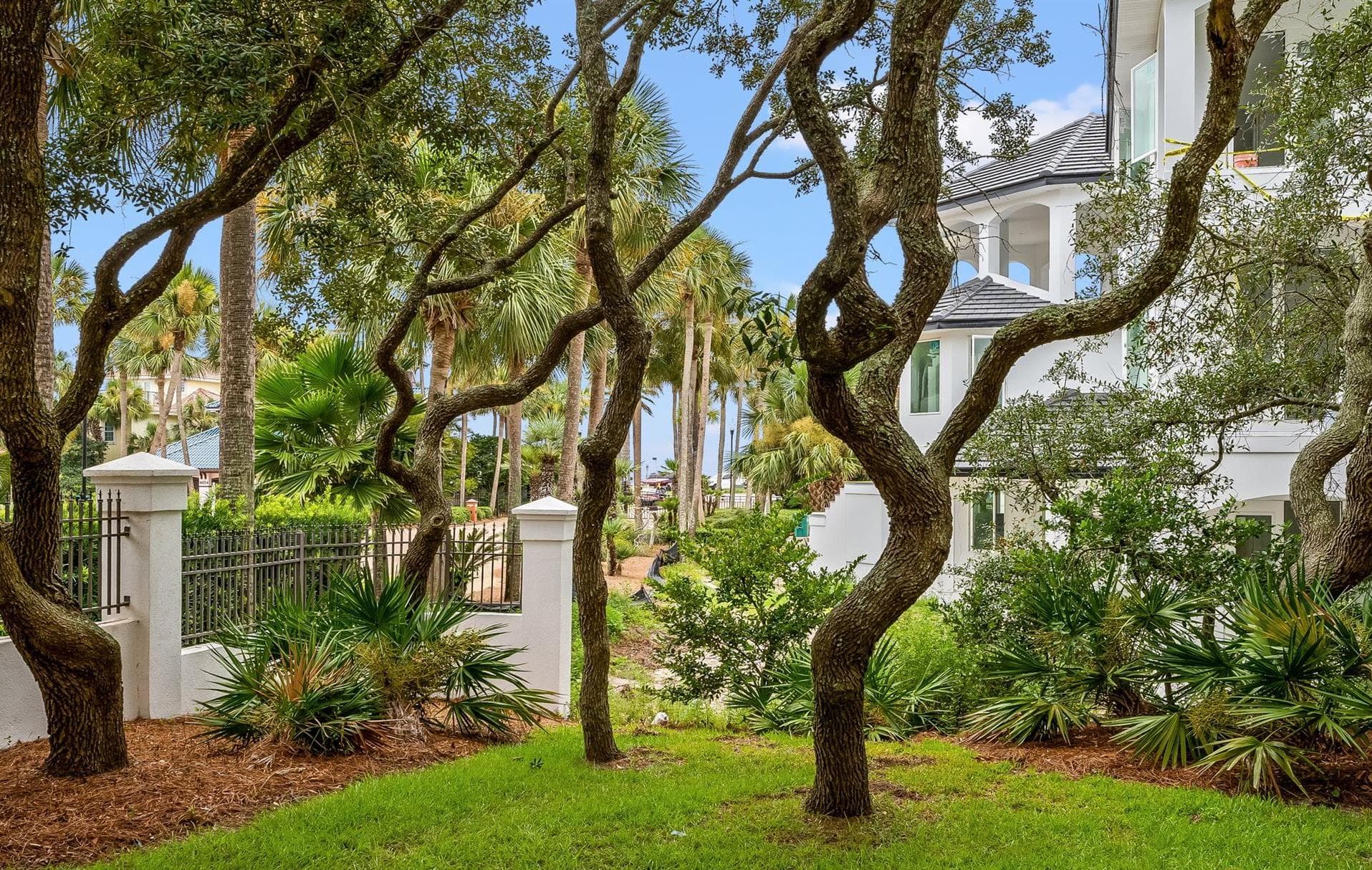 Paradise Isle - Image 24