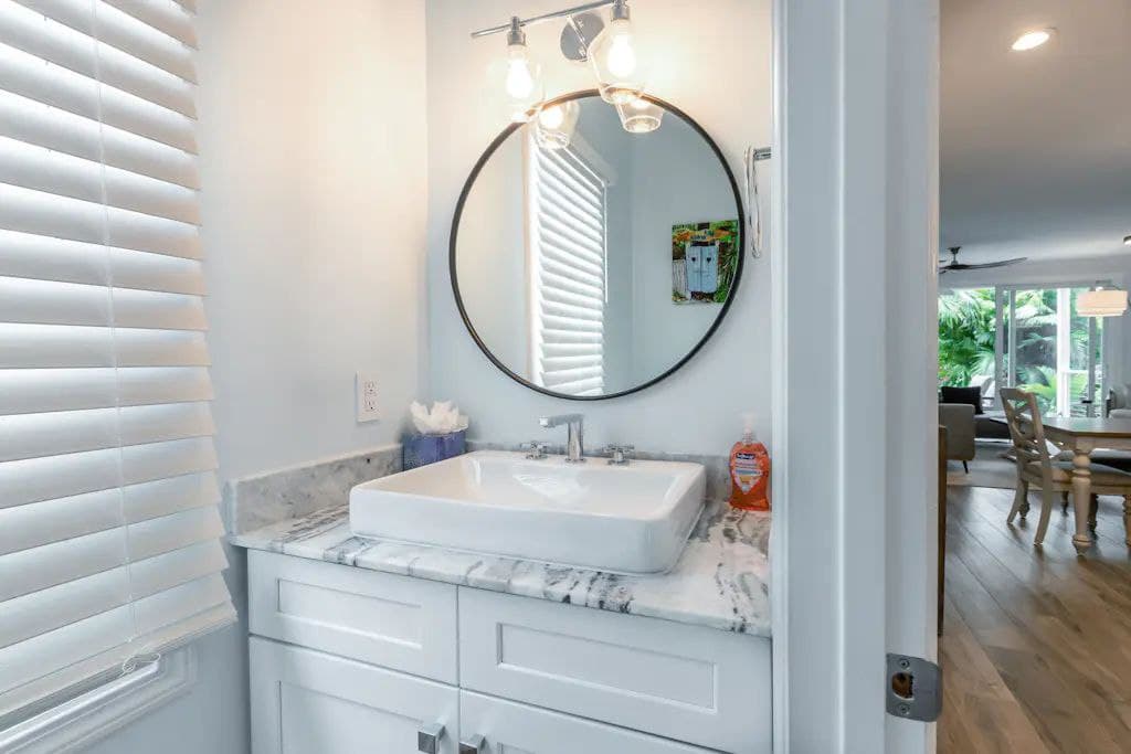 Tropical Retreat - Image 9