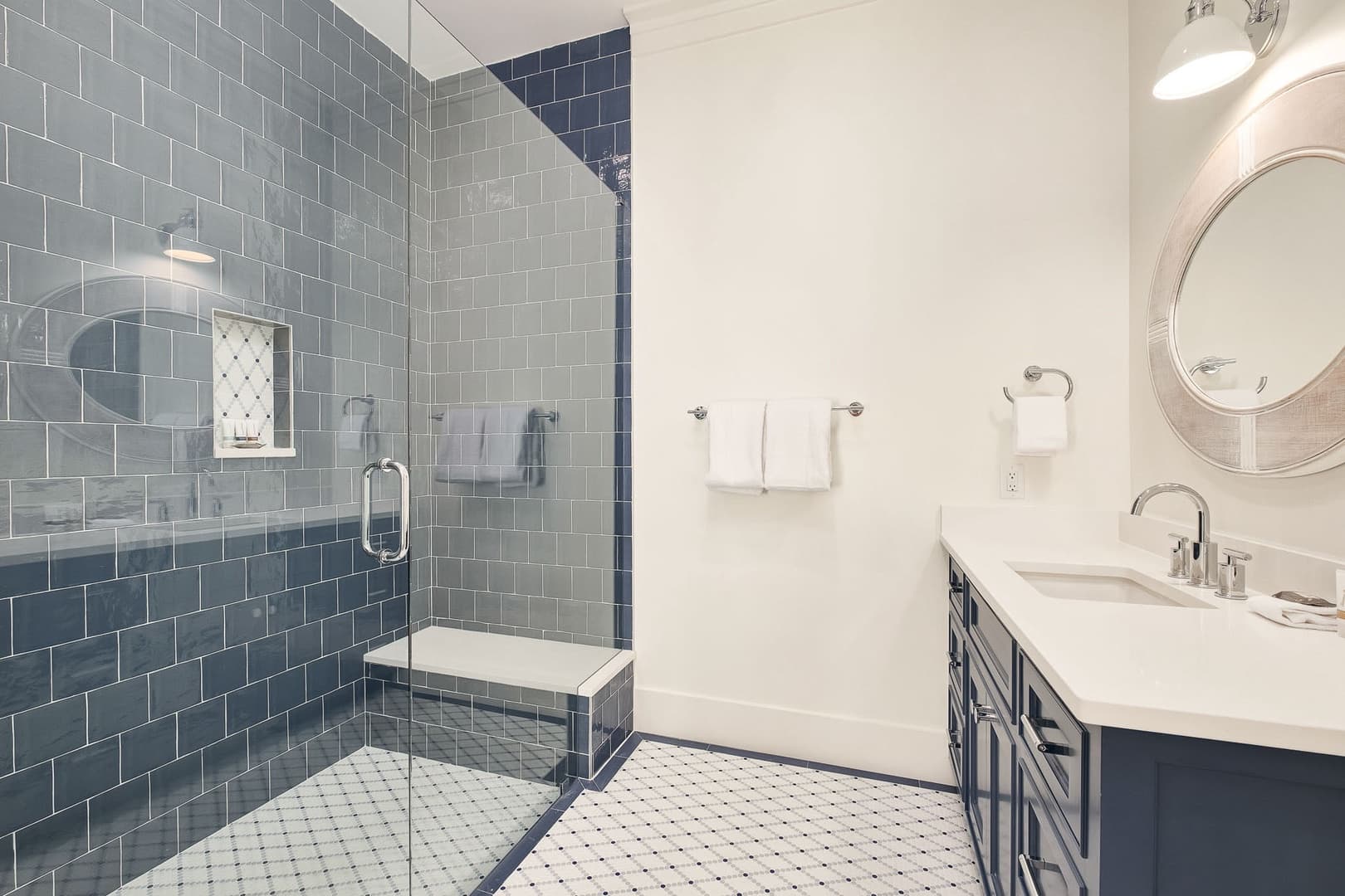 Emerald Le Luxe - Image 37