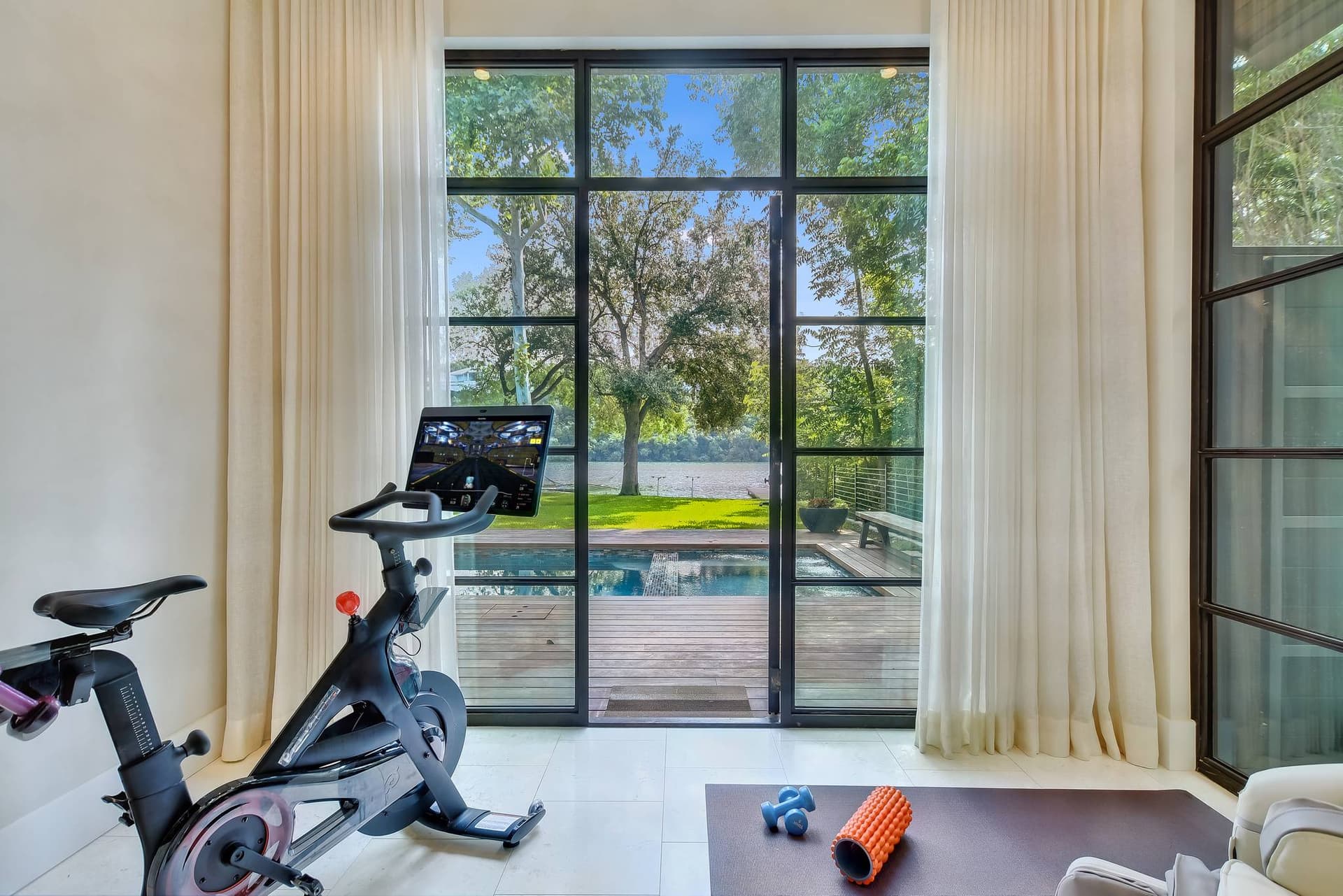 Lakeside on Lake Austin - Image 15