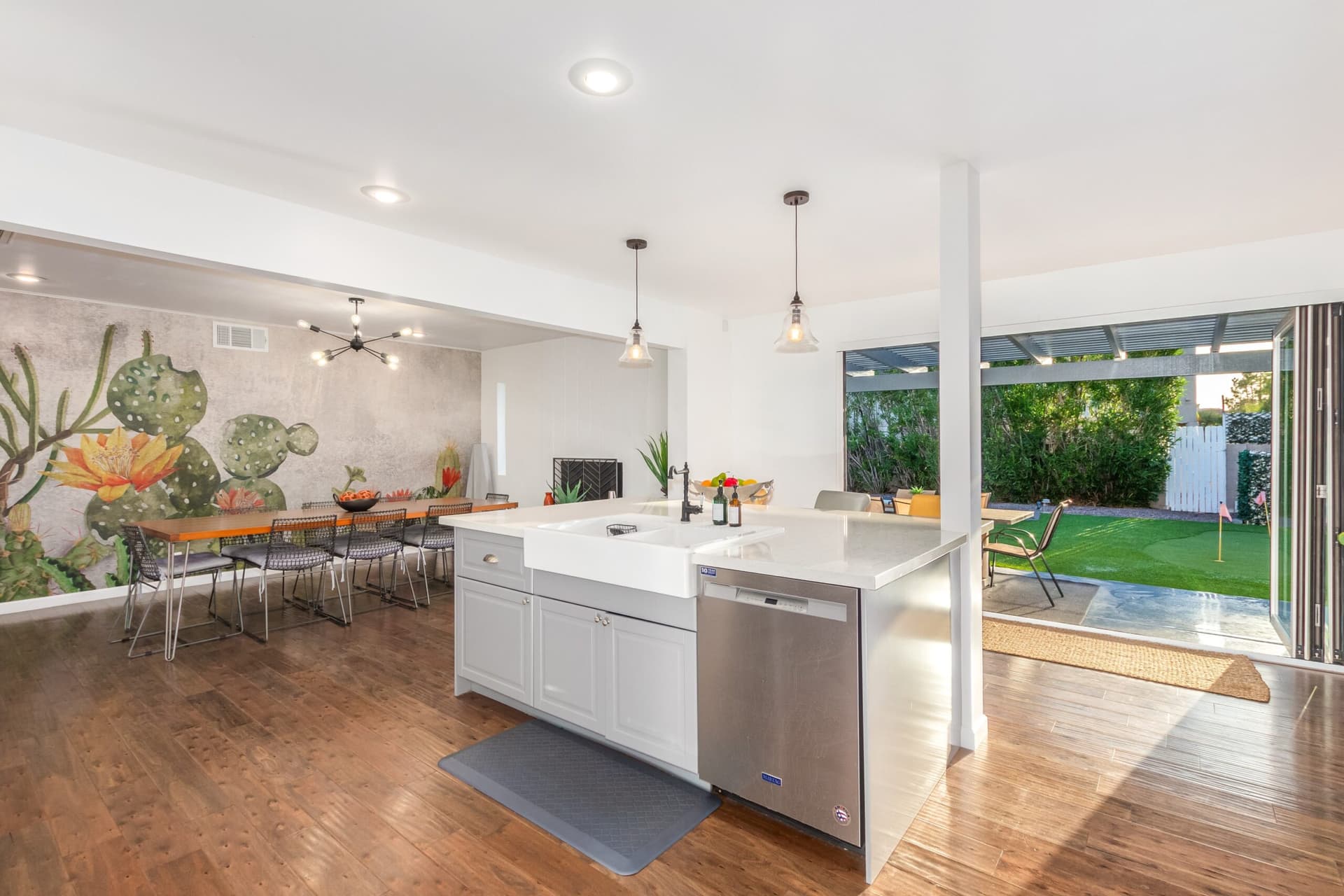 Ochenta Modern Poolhouse - Image 5