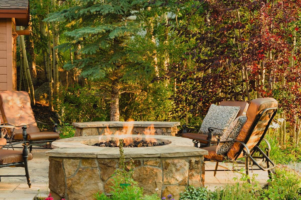 Four Sisters - Image 125