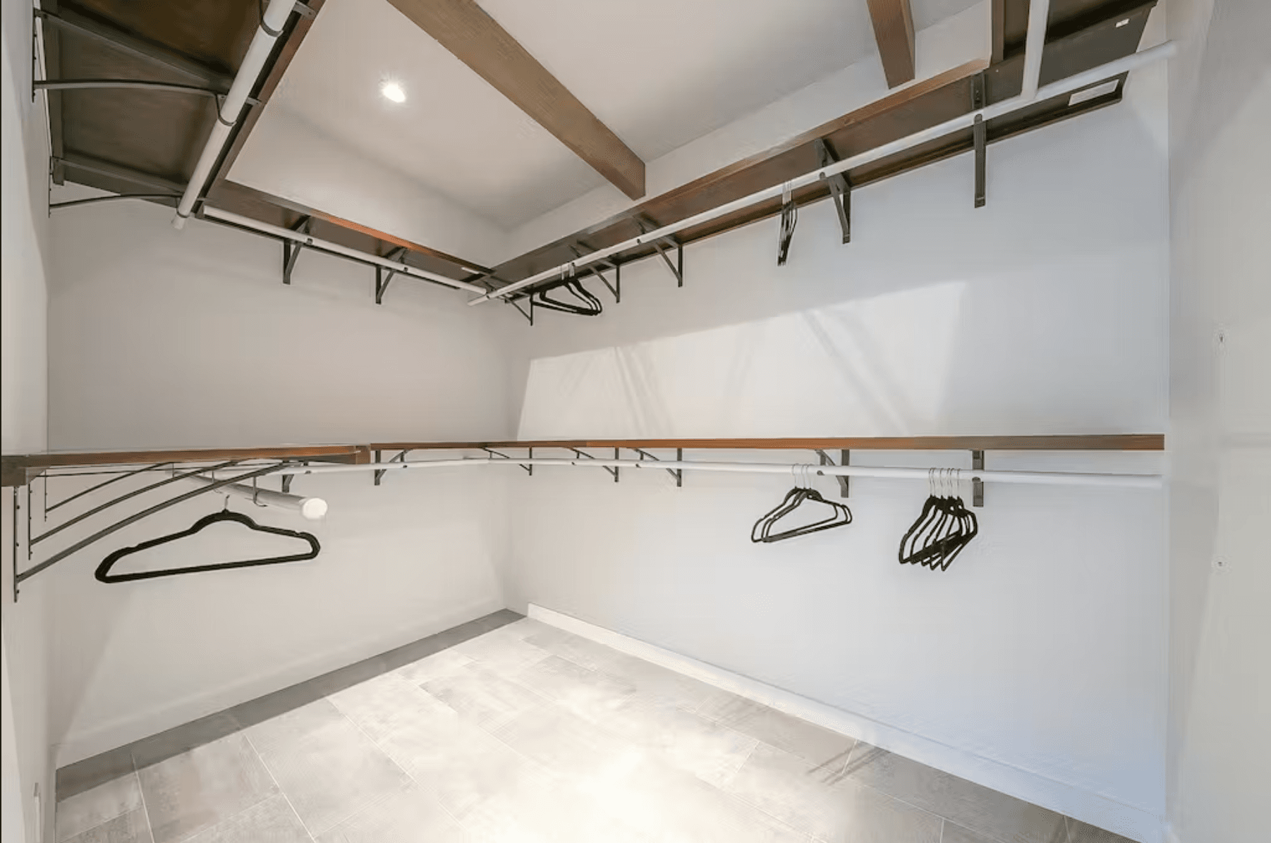 Cardiff Allure - Image 24