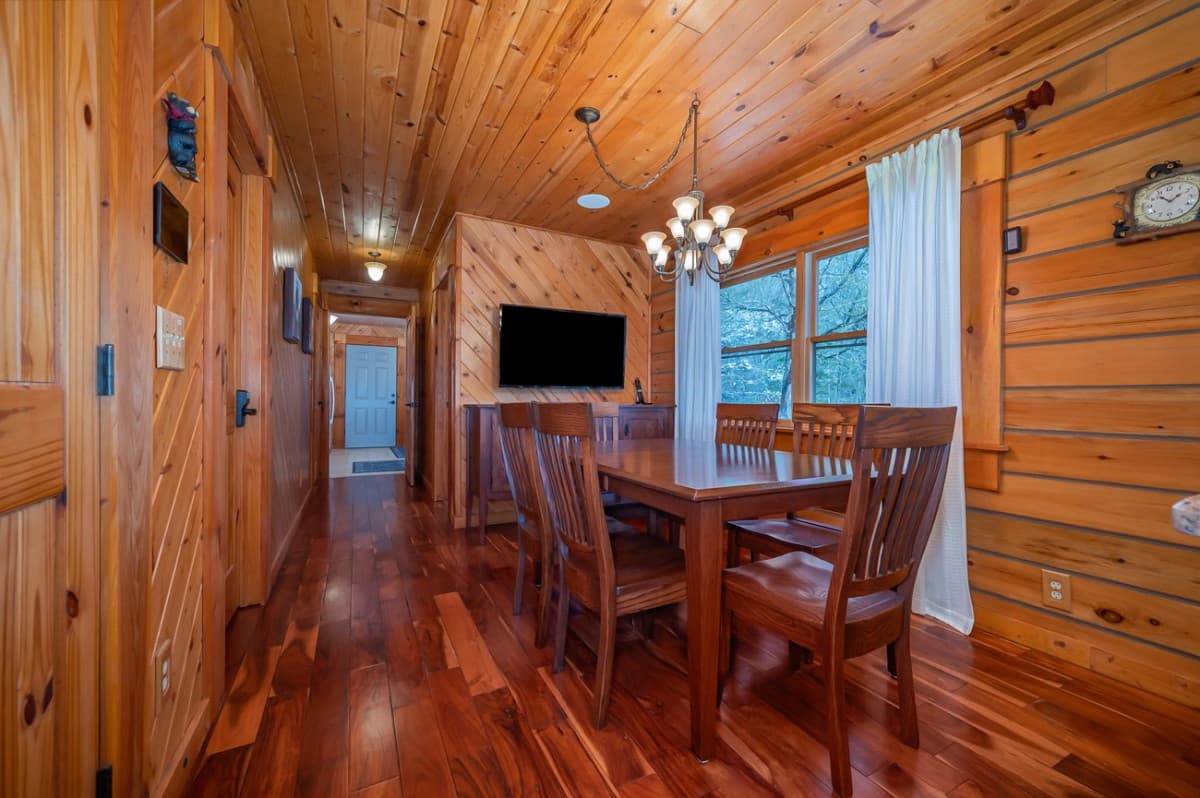 Chateau Laurel - Image 13