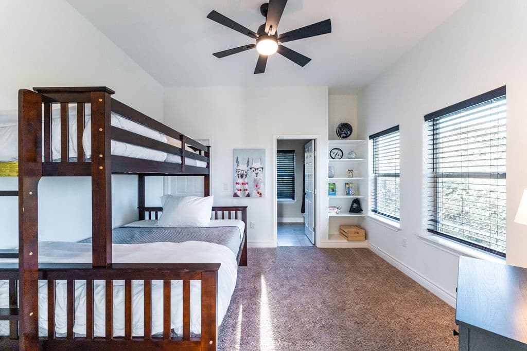 Taking in the View House - Image 23