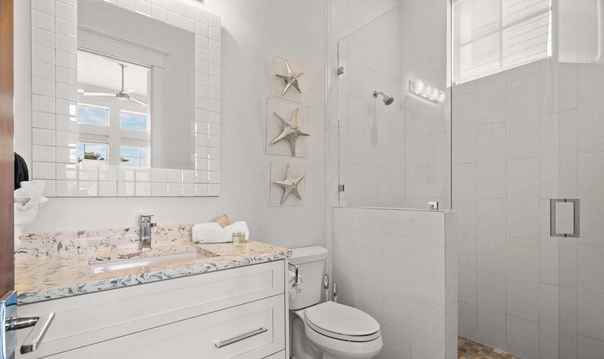 Life Aquatic Villa - Image 53