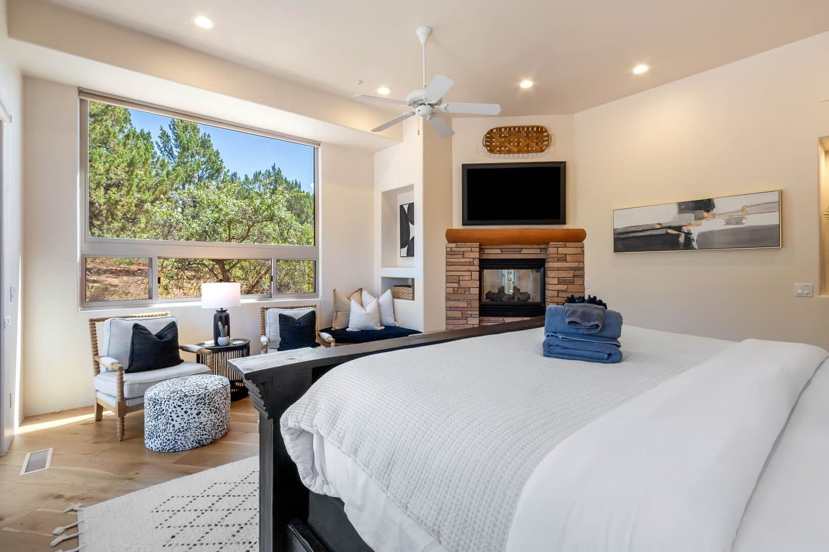 West Chateau - Image 61