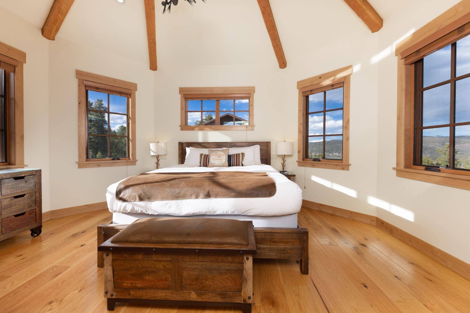 Fox Paw Lodge - Image 14