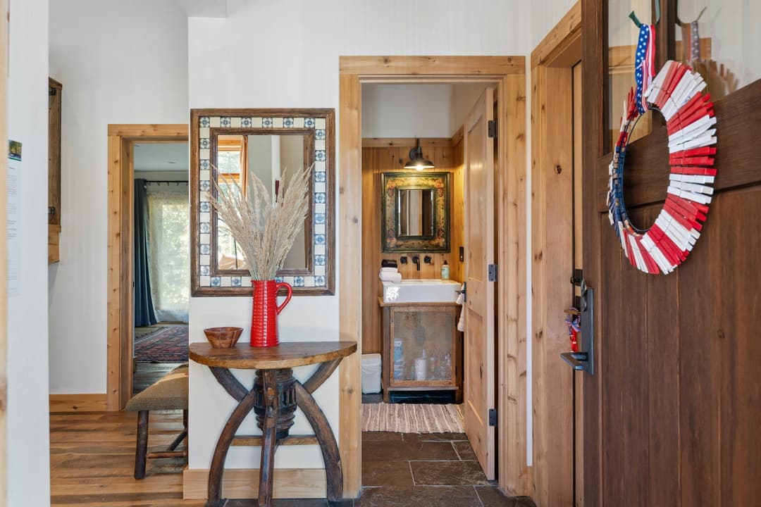 Soda Springs Ski & Lake Retreat - Image 5