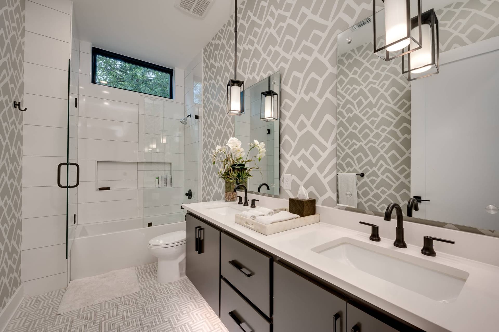 Austin Bella - Image 32