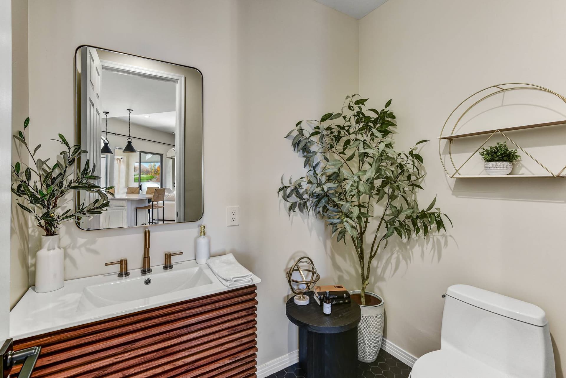 Pinnacle Peak Escape - Image 31