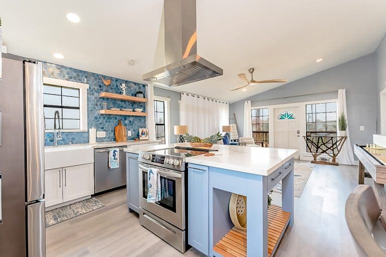 Déjà Blue - Image 11