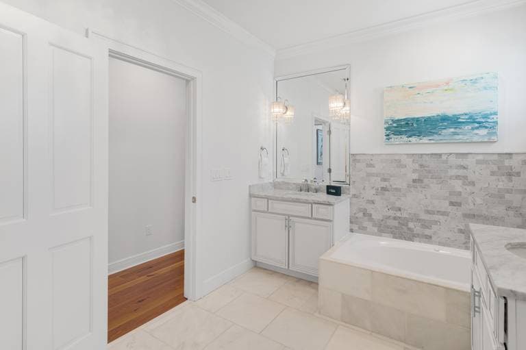 Villa Lago #1856 - Image 25