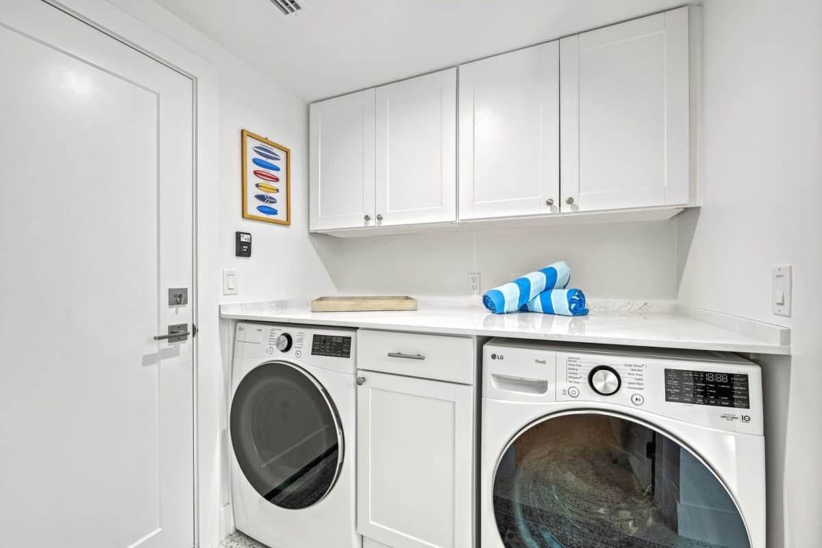 Beach Palm House - Image 35