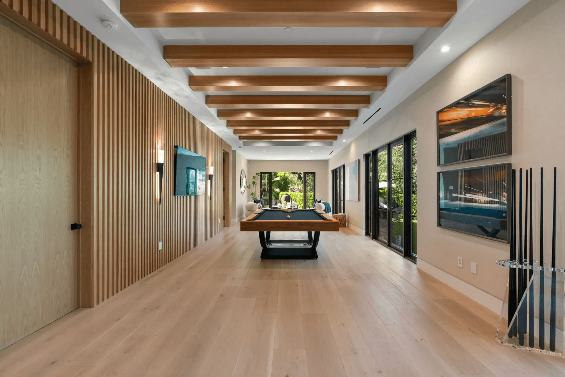 Linda Flora - Image 6