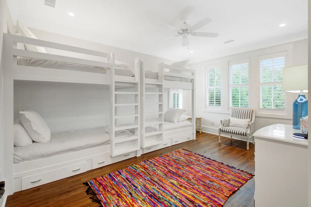 Modern Isle - Image 26