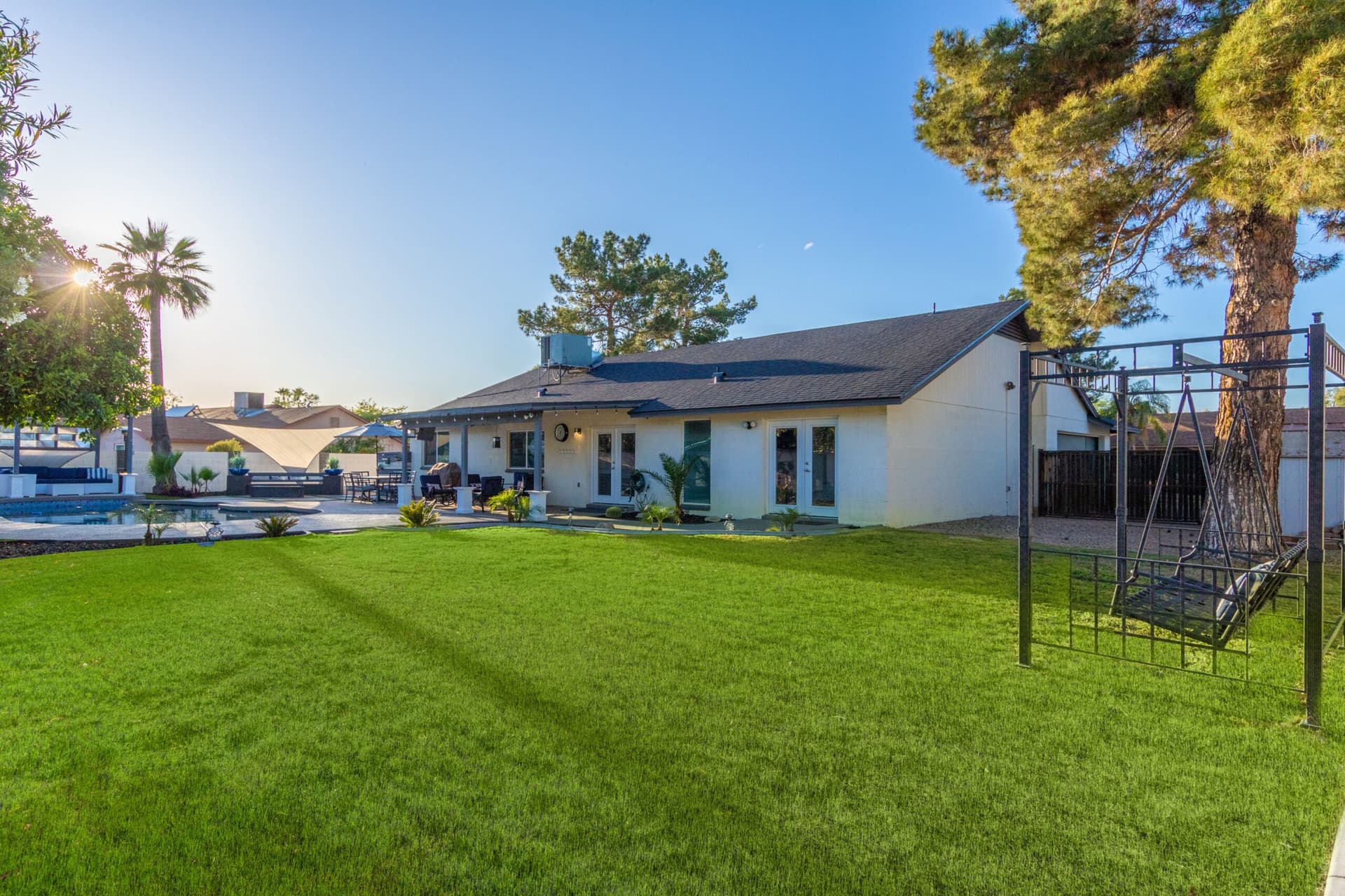 Kings Lux Escape - Image 28