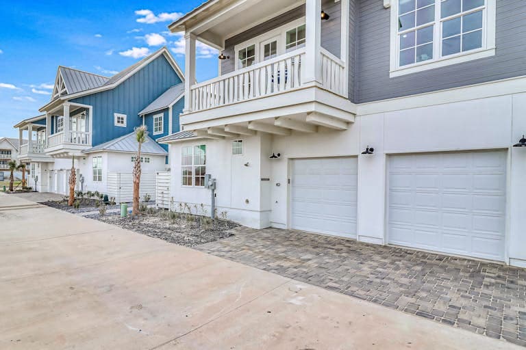 Commodore’s Hideout - Image 45