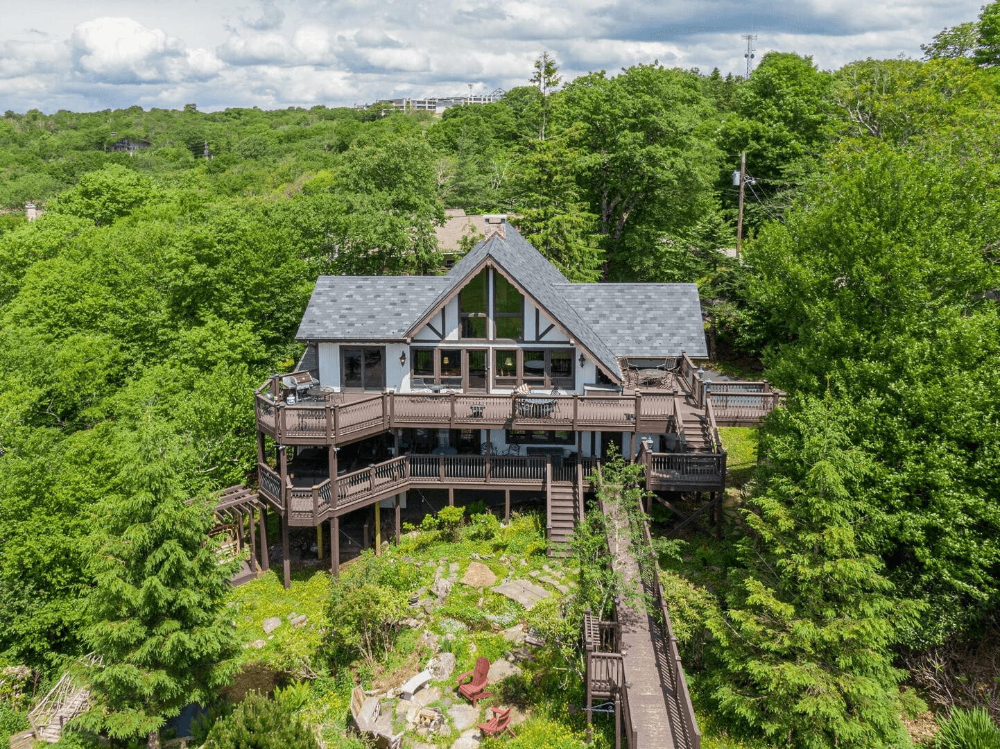 Halftime Haus - Image 2