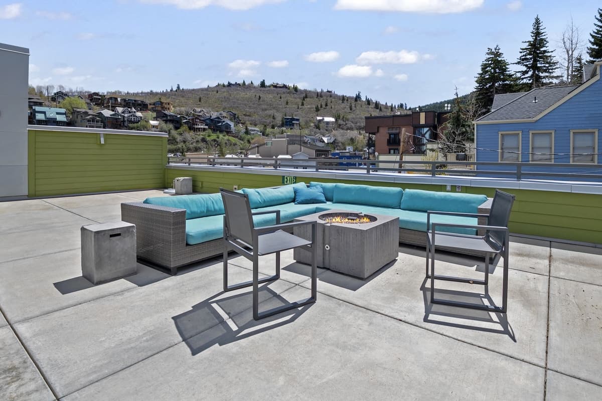 Mountain Luxe Retreat on Main - Image 27