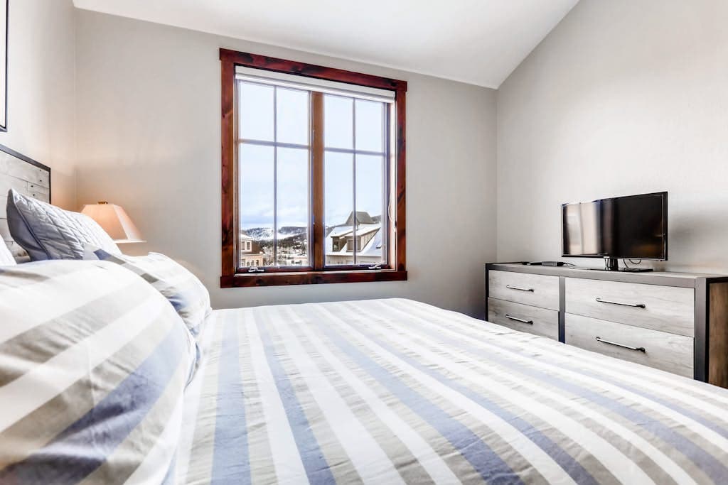 Main Street Condo #3401 - Image 18