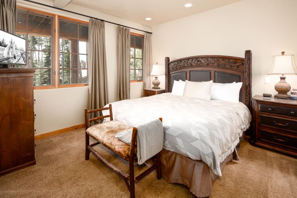 Full Moon House - Image 16