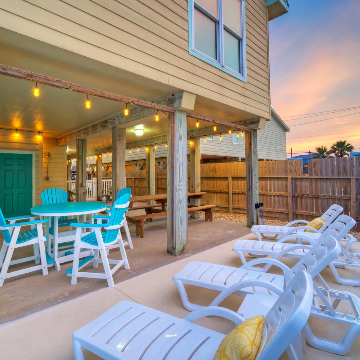 Moxy's Beach House - Image 68