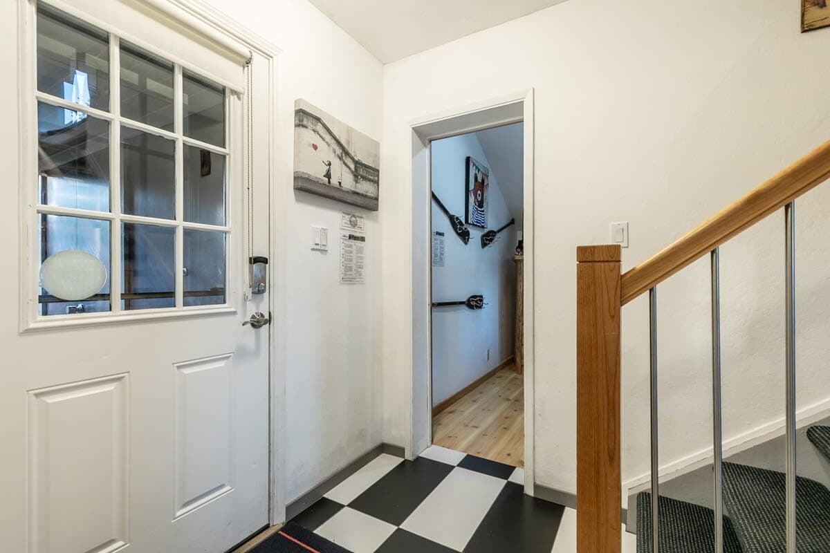 Stylish Carnelian Townhome - Image 4