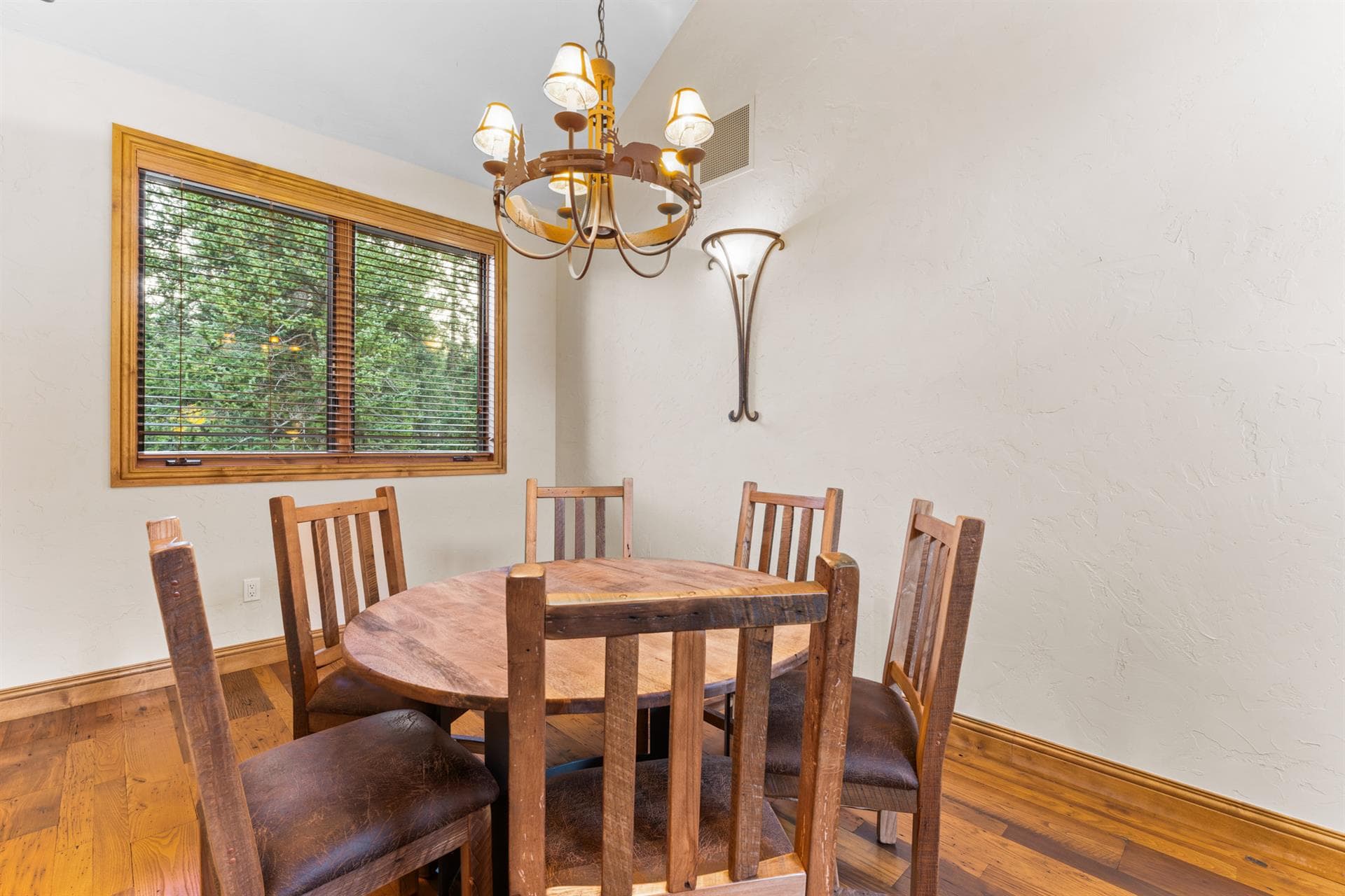 Goldenrod Circle - Image 20