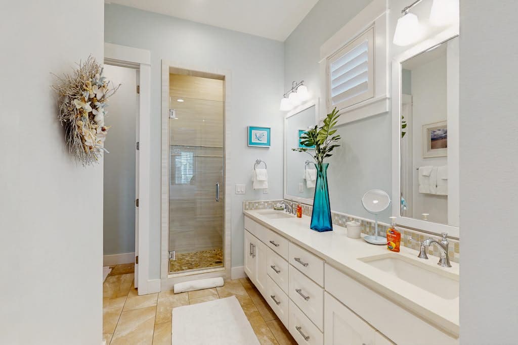 Sea*Renity Now - Image 13