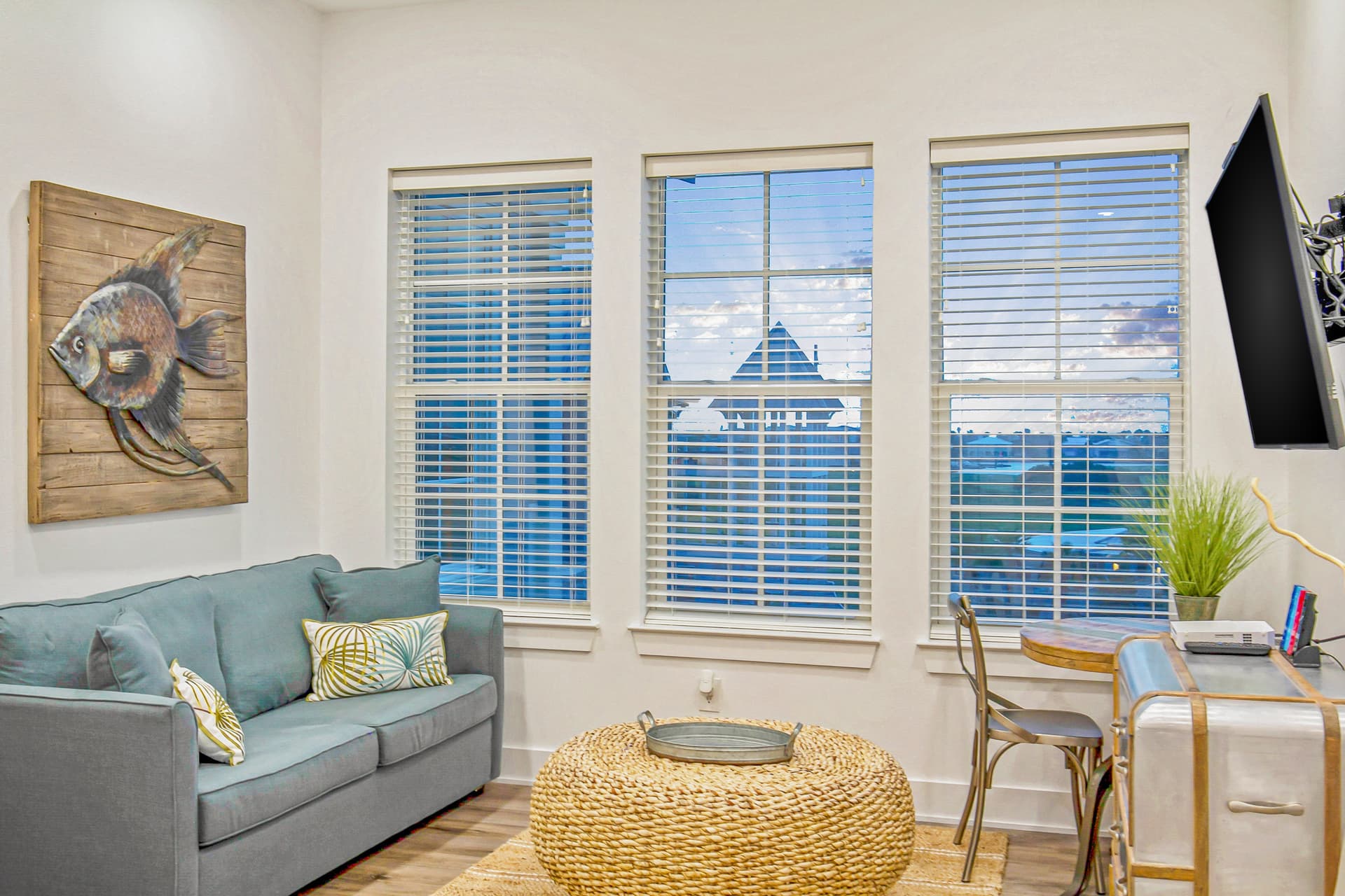 Grey Pelican Place - Image 3