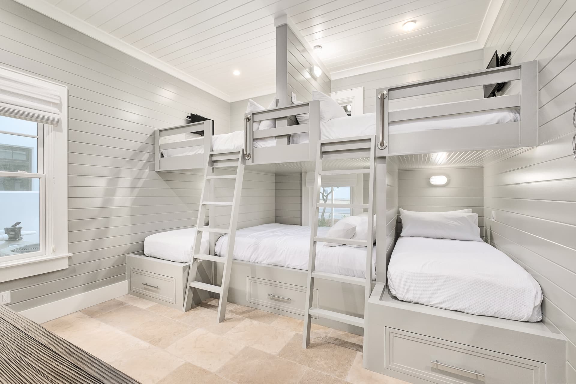 Seaclusion Manor - Image 36