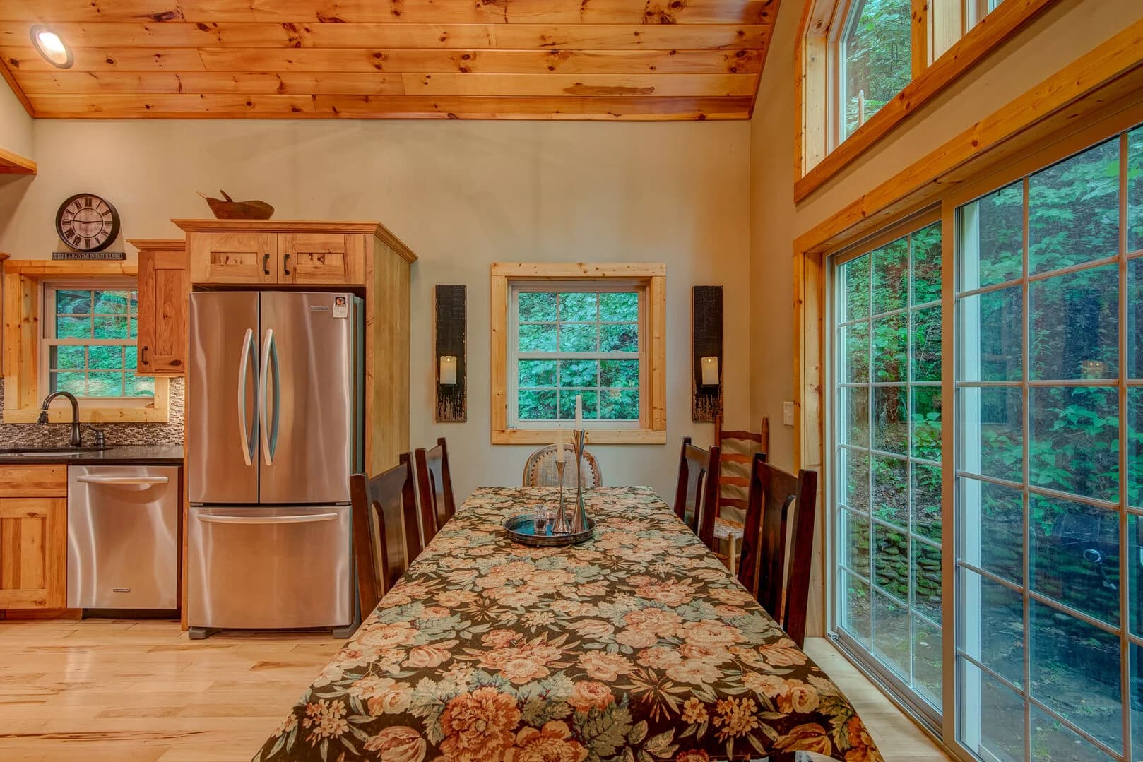 Beech Creek Cabin - Image 13