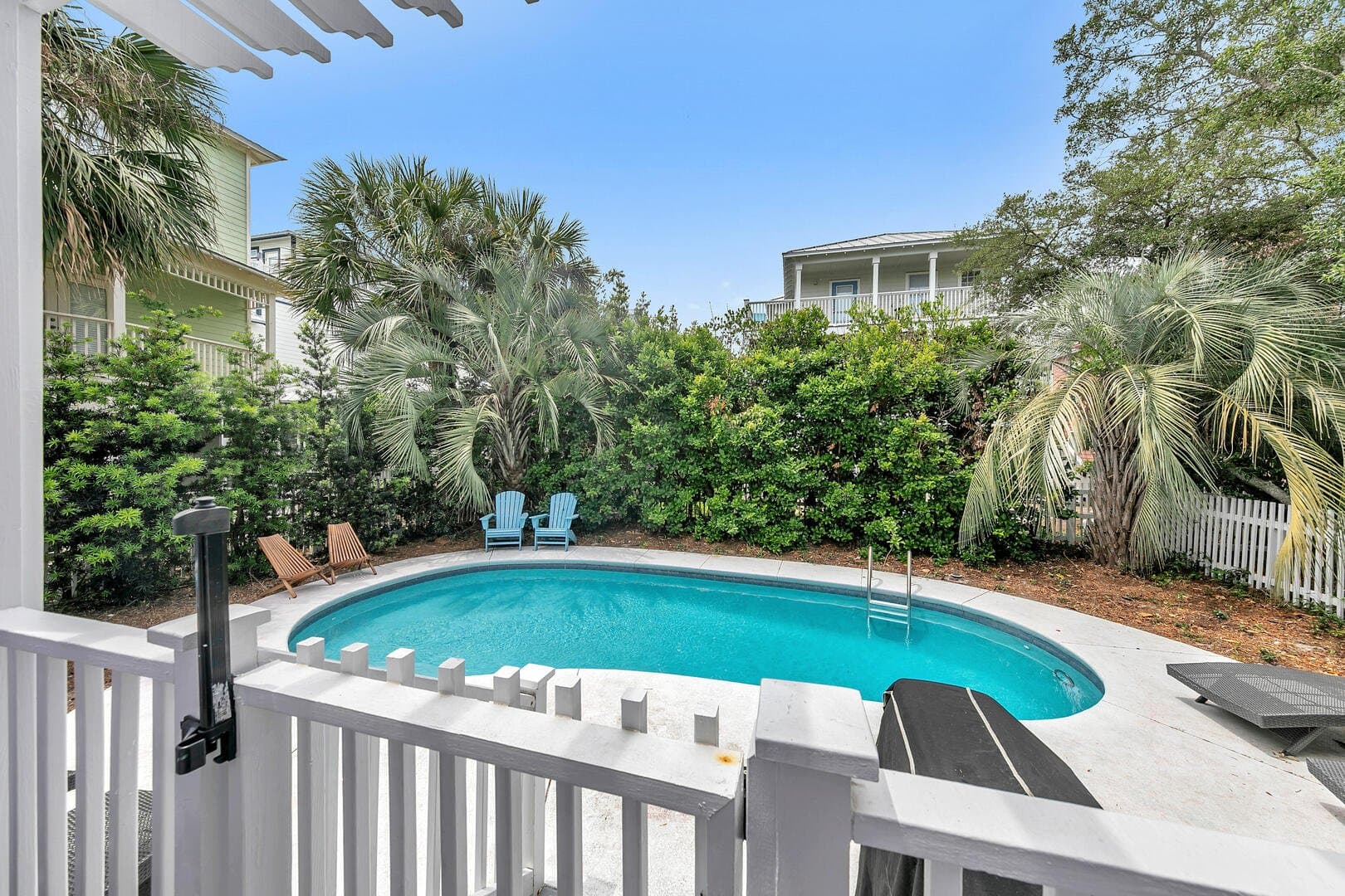 Rainbow Fish Home - Image 24